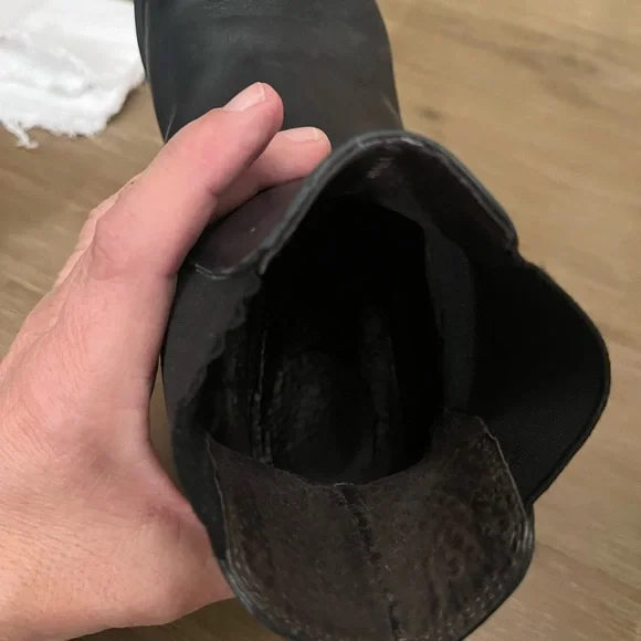 VIBRAM boots - Picture 5 of 6